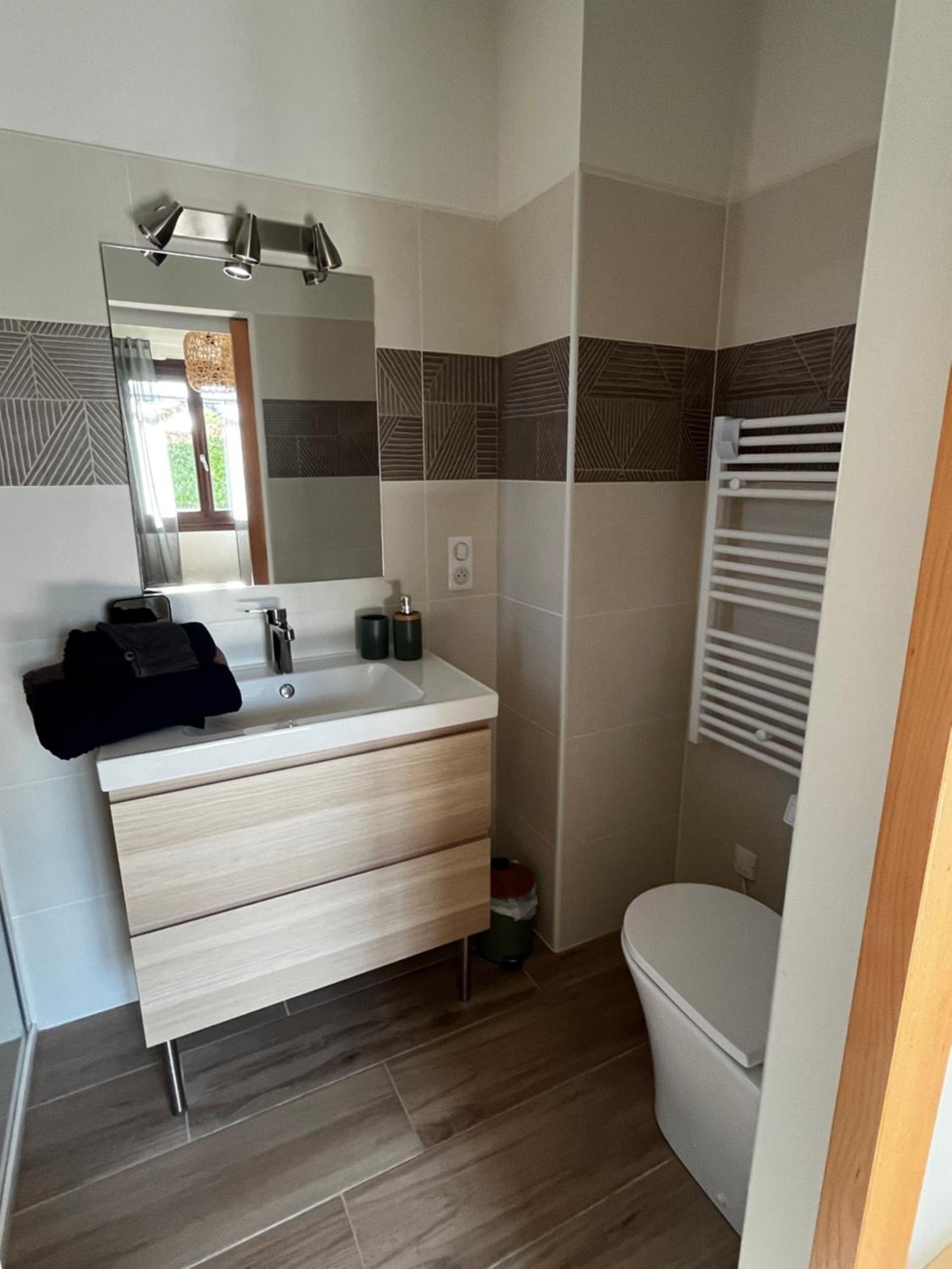 Les Voyages De Louison Bed & Breakfast Lavardac ภายนอก รูปภาพ